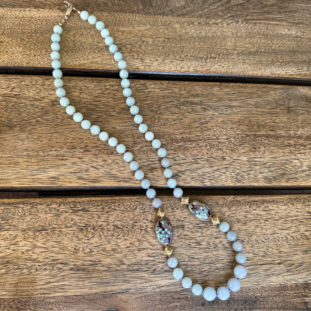VTG Chinese Pale Green Jadeite Beads w/ Hand painted Oval Beads Necklace 25" L